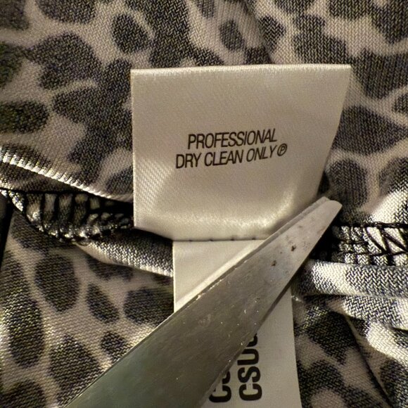 Calvin Klein Women's XL Animal Print/Ikat Sleeveless Blouse w Wide Straps - Picture 5 of 6